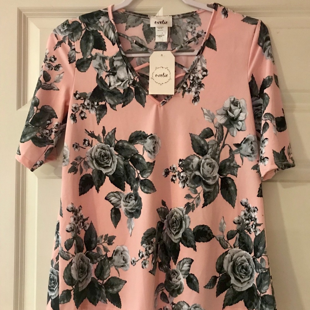 BNWT Evelie front strap blouse size L